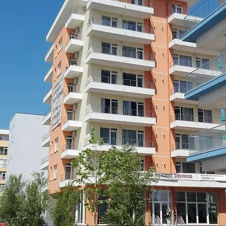 Crazy Beach Summerland Apartmán Mamaia